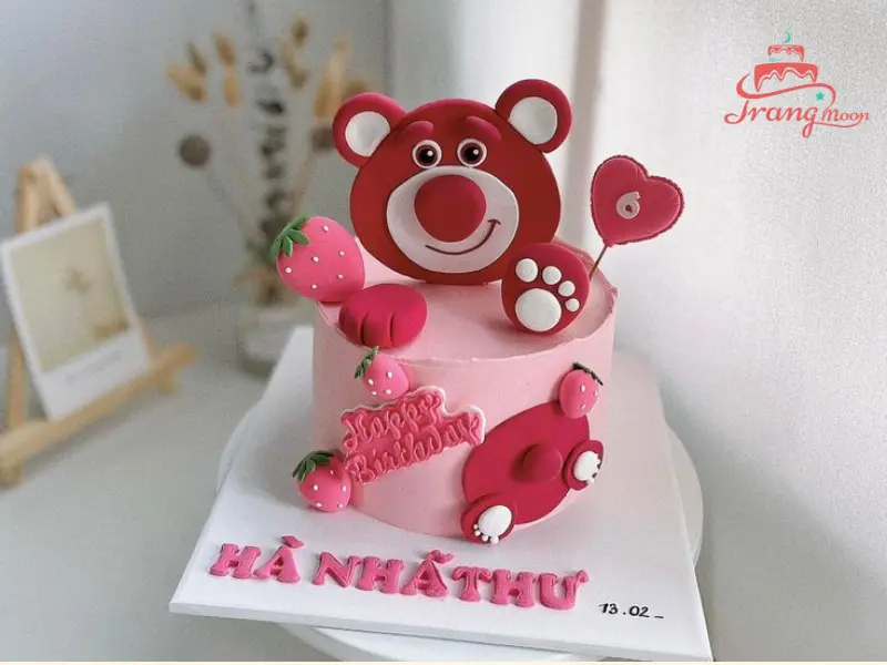 bánh kem hình gấu lotso