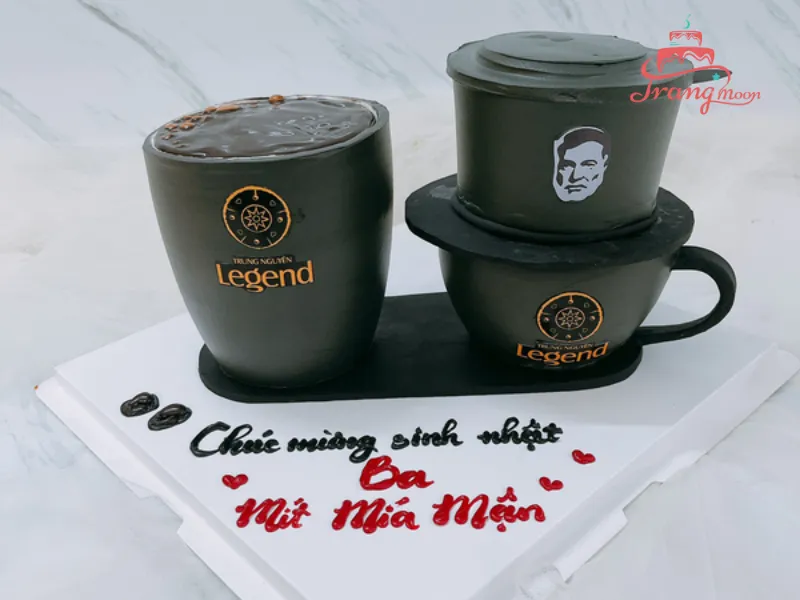 ý tưởng bánh kem trà sữa để làm nên chiếc bánh kem mang hình dáng ly cafe của thương hiệu cafe Trung Nguyên Legend