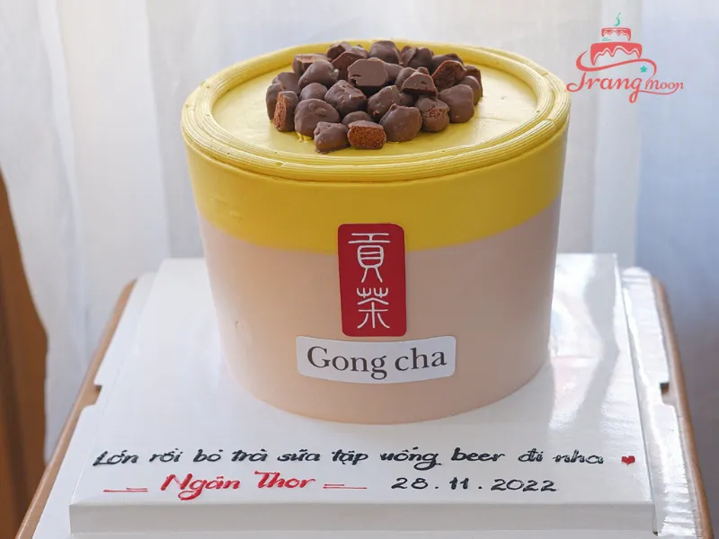 bánh sinh nhật hình cốc trà sữa được tạo hình theo ly trà sữa của thương hiệu Gong Cha