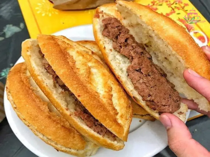 Cách làm bánh mì pate ngay tại nhà